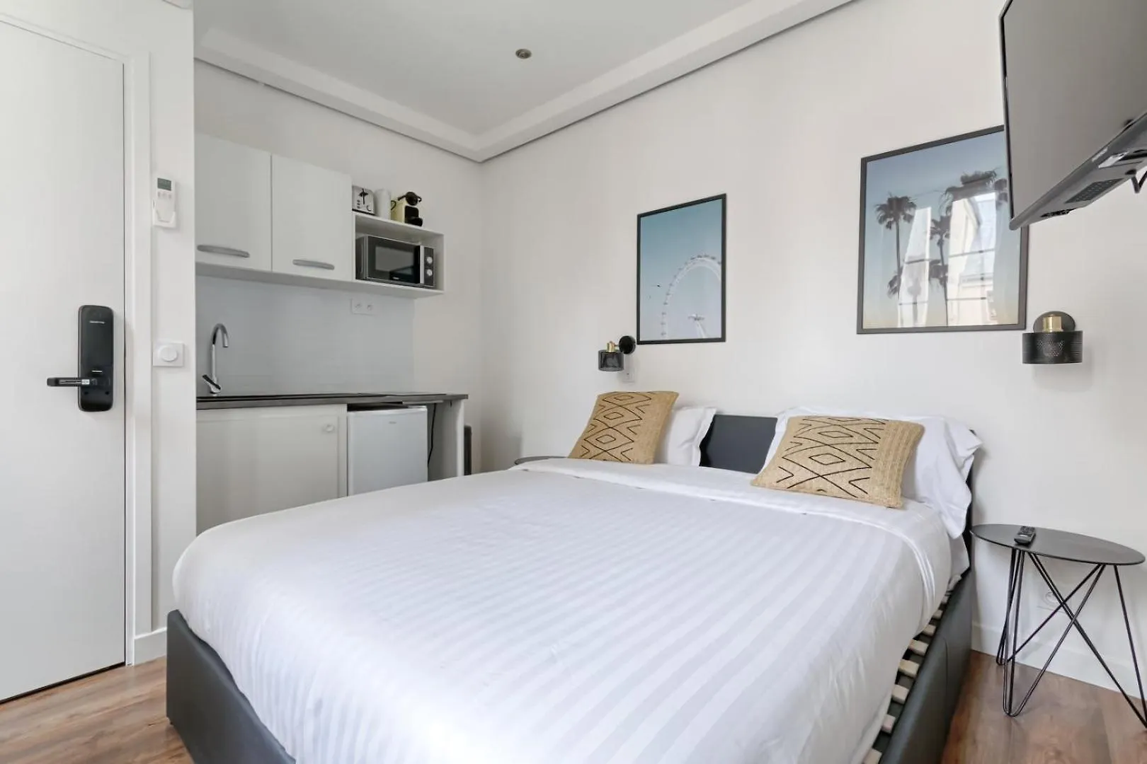 Tbs 311 - Charming Studio In The Heart Of Paris contacts